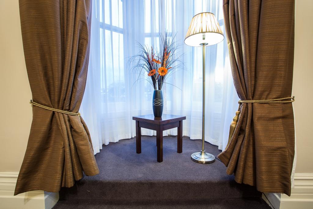 The Duke Of Edinburgh Hotel & Bar Barrow-in-Furness Екстер'єр фото
