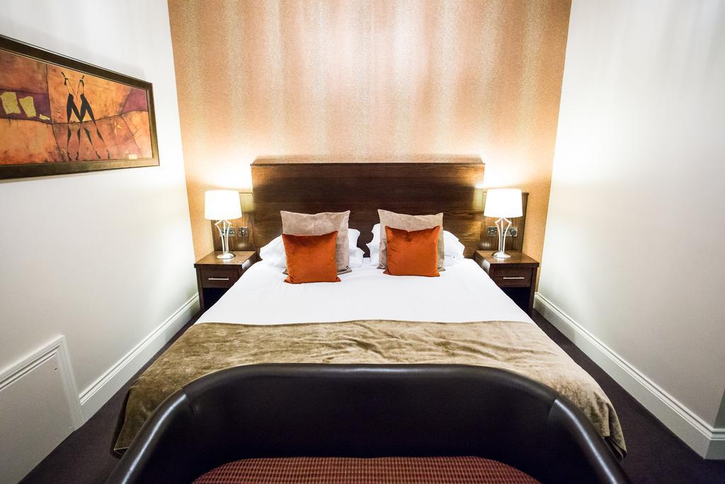 The Duke Of Edinburgh Hotel & Bar Barrow-in-Furness Екстер'єр фото