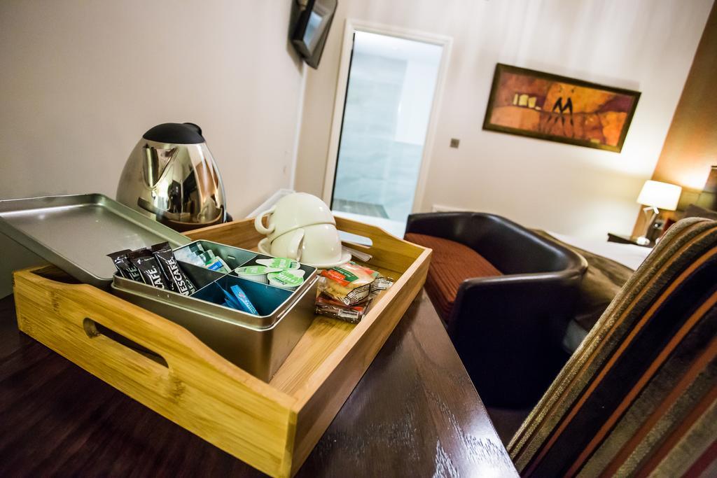 The Duke Of Edinburgh Hotel & Bar Barrow-in-Furness Екстер'єр фото