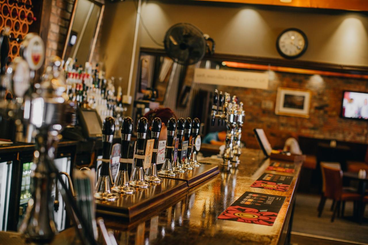 The Duke Of Edinburgh Hotel & Bar Barrow-in-Furness Екстер'єр фото