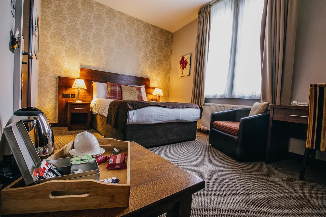 The Duke Of Edinburgh Hotel & Bar Barrow-in-Furness Екстер'єр фото