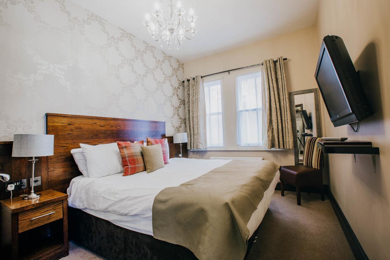 The Duke Of Edinburgh Hotel & Bar Barrow-in-Furness Екстер'єр фото