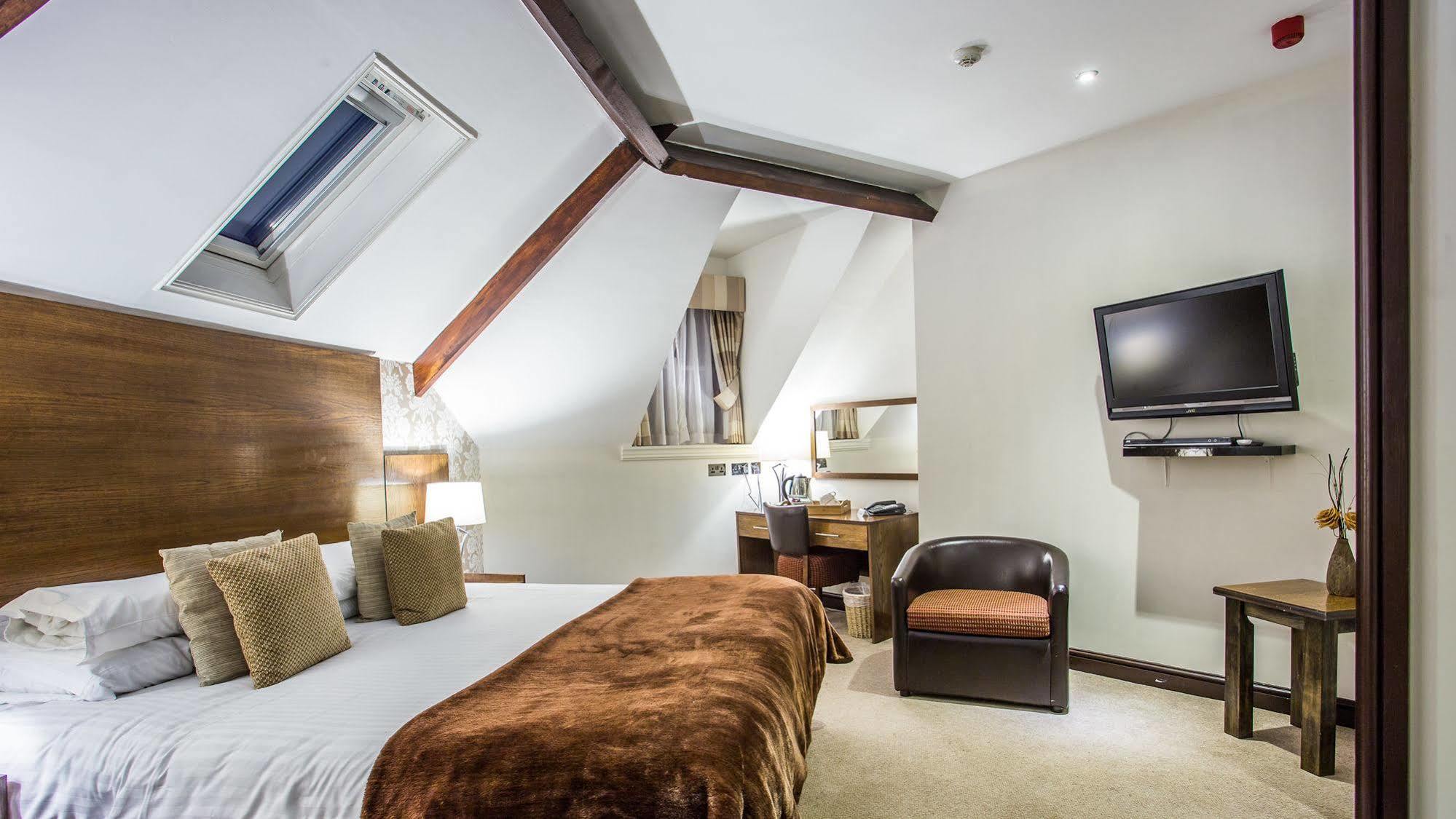 The Duke Of Edinburgh Hotel & Bar Barrow-in-Furness Екстер'єр фото